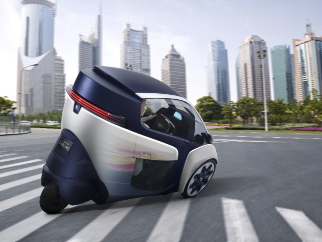 Toyota i-Road 2013-3.jpg